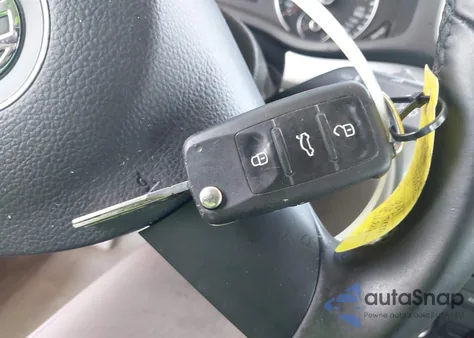 2015 Volkswagen Passat 1.8T Wolfsburg Edition из США, поврежденный, VIN 1VWAT7A31FC022641